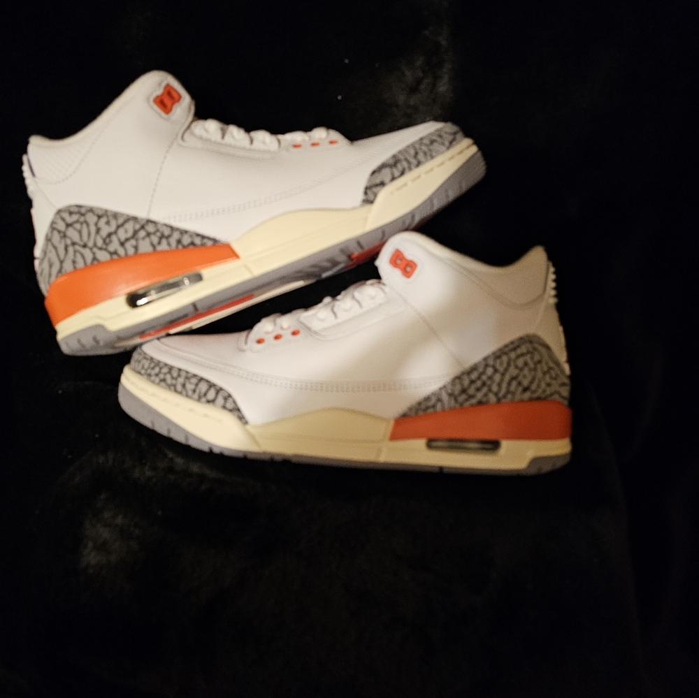 Jordan 3 retro Georgia peach